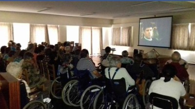 ‘Feiticeiro da Calheta’ anima idosos