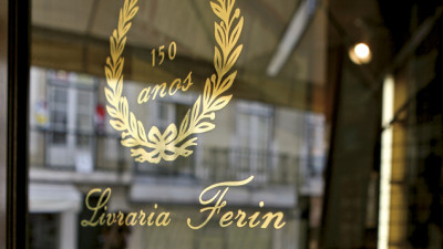 Ferin, a “mais bela livraria de Lisboa”, renasce com mais livros, poesia e um bar