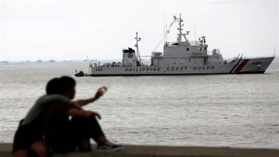 Ferry’ com 251 pessoas a bordo naufraga ao largo das Filipinas