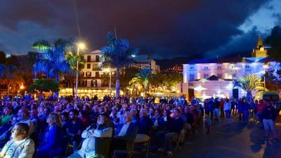 Festival ‘Raízes do Atlântico’ arranca com Praça do Povo cheia