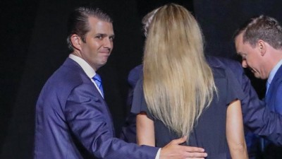 Filho de Donald Trump encontrou-se com advogada russa para obter informações sobre Clinton
