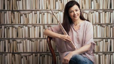 Flautista Emily Beynon actua sábado com a Orquestra Clássica da Madeira