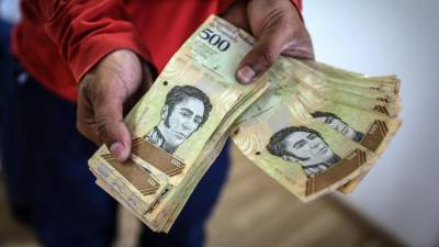 FMI prevê contração económica de mais de 30% na Venezuela