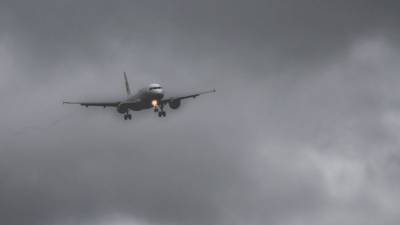 Forte tempestade no Reino Unido leva a cancelamento de voos em Londres