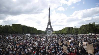 França regista 13 mortes, número mais baixo desde início do confinamento