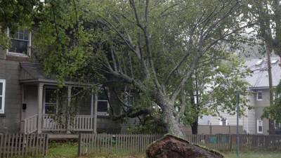 Furacão Dorian chega ao Canadá com fortes chuvas e ondas de 20 metros