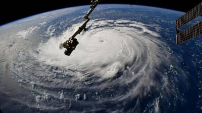 Furacão Florence perde força mas continua extremamente perigoso