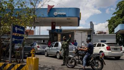 Gasolina subiu de preço na Venezuela mas continuam dificuldades no abastecimento