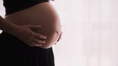 Governador republicano do Missouri assina nova lei do aborto mais restritiva