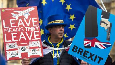 Governo britânico derrotado no parlamento após abstenção dos eurocéticos