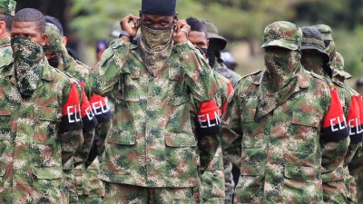 Governo colombiano avisa guerrilheiros que negociações de paz não se fazem ao microfone