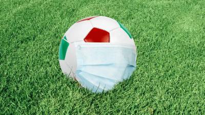 Governo da Grécia mantém jogos de futebol à porta fechada