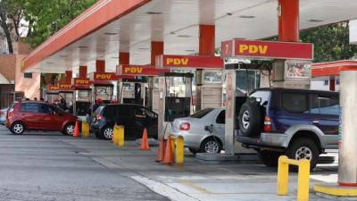 Governo da Venezuela expropria três dezenas de estações de combustível