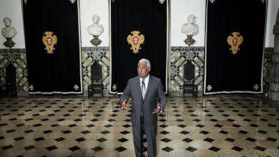 Governo descentraliza três secretarias de Estado