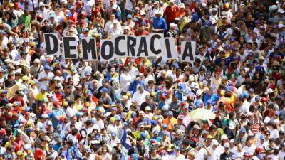 Governo e sector minoritário da oposição na Venezuela acordam plataforma de diálogo