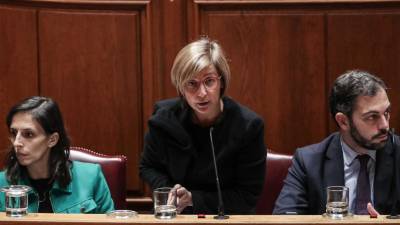 Governo empenhado em reduzir défice e dívida na saúde que necessita maior investimento