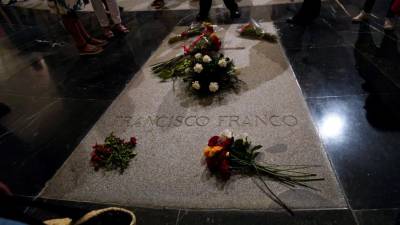 Governo espanhol aprova exumação dos restos mortais de Franco