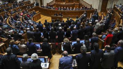 Governos de coligação ou minoritários são a norma e não a excepção na UE