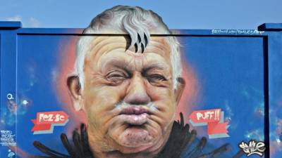 ‘Graffiter’ português Smile inaugura exposição a solo em Paris