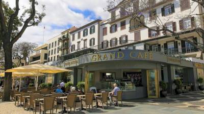 Grand Café Penha D’Águia realiza evento ‘Saturday Night’ alusivo ao Carnaval