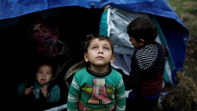 Grécia denuncia hipocrisia da Europa na questão das crianças refugiadas