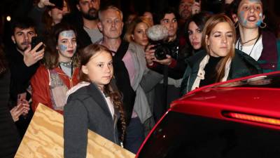 Greta Thunberg abandona Marcha pelo Clima em veículo eléctrico devido a multidão