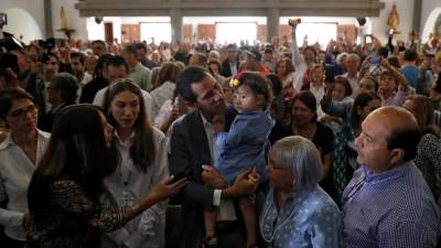 Guaidó diz que ajuda humanitária começa a chegar à Venezuela nos “próximos dias”
