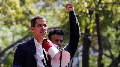 Guaidó pede para apoiantes controlarem ruas de Caracas