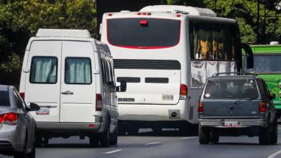 Guarda Nacional venezuelana bloqueia caravana de deputados a caminho da fronteira com Colômbia