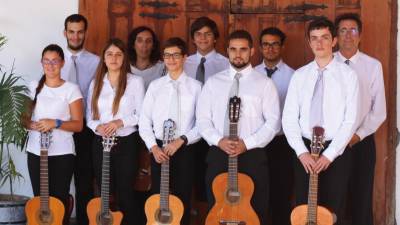 Guitarras associam-se à ‘Hora do Planeta’ e Ninfas anunciam a Primavera