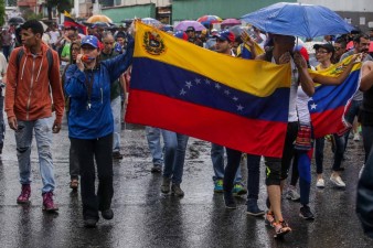 Há mais produtos à venda na Venezuela mas preços altos afastam compradores