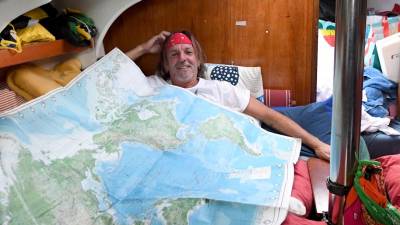 Henrique Afonso atravessou o canal do Panamá e já percorreu 5 mil milhas náuticas
