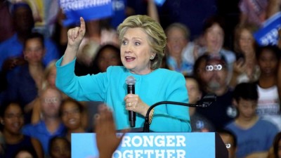 Hillary Clinton diz que é profundamente preocupante reabertura do caso dos e-mails