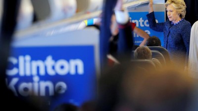 Hillary Clinton pede a FBI que detalhe mensagens que levaram a reabetura de investigação