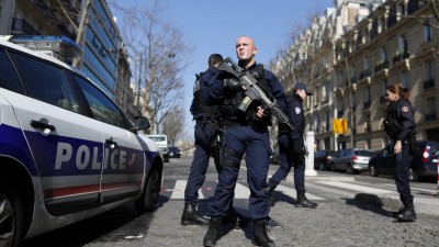 Hollande afirma que explosão no FMI é “atentado” e que França continua a ser um alvo