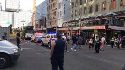 Homem detido após atropelar dezenas de peões em Melbourne