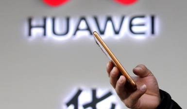 Huawei sanciona dois funcionários que utilizaram iPhone em publicação no Twitter