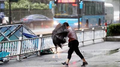 Içado sinal 8 de tempestade tropical em Macau com aproximação do Bebinca