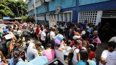 Igreja pede à oposição venezuelana que negoceie abertura de canal humanitário