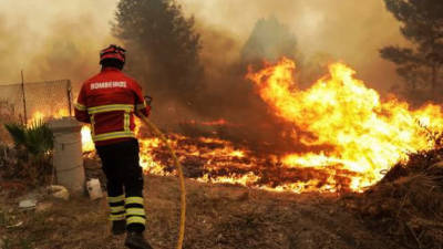 Incêndio de Aljezur dado como dominado às 09h10 de hoje
