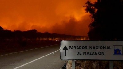 Incêndio em Espanha obriga a evacuar 400 pessoas