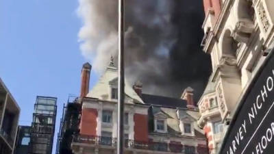 Incêndio em hotel de luxo no centro de Londres