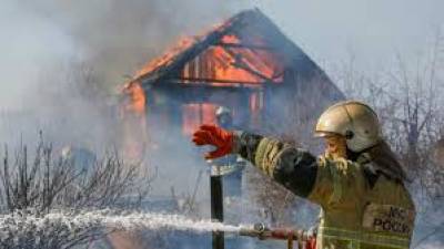 Incêndio na Sibéria causa a morte a oito pessoas, entre as quais seis crianças