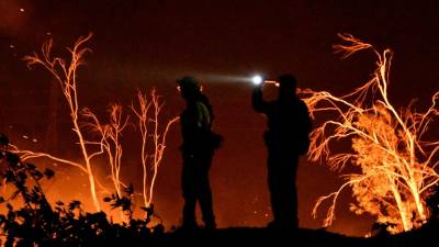 Incêndio no sul da Califórnia destruiu 110.300 hectares em duas semanas