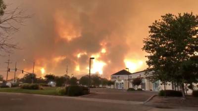 Incêndios ameaçam 10.000 habitações no norte da Califórnia