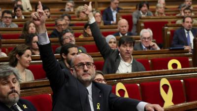 Independentistas da Catalunha querem evitar novas eleições mas insistem em Puigdemont