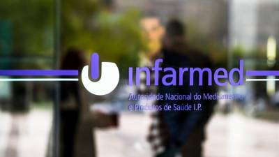 Infarmed suspende dois distribuidores por exportação ilegal e irregularidades graves