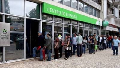 Inscritos em centros de emprego mais do que duplicaram em 74 municípios