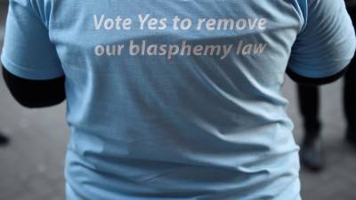 Irlandeses decidem em referendo se a blasfémia continua a ser crime