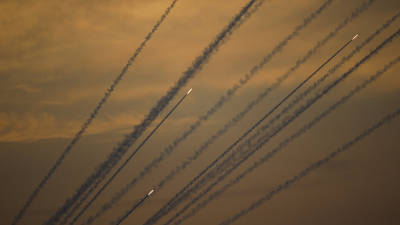 Israel ataca postos do Hamas em Gaza após lançamento de ‘rockets’ a partir da faixa